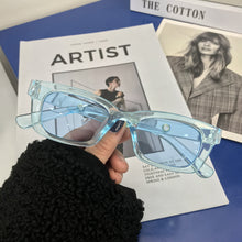 Carica l&#39;immagine nel visualizzatore di Gallery, Occhiali da sole quadrati retrò donne designer di marca occhiali da sole femminili colori caramelle piccola cornice vintage Oculos De Sol очки INS 