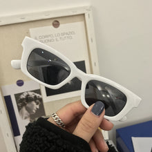 Carica l&#39;immagine nel visualizzatore di Gallery, Occhiali da sole quadrati retrò donne designer di marca occhiali da sole femminili colori caramelle piccola cornice vintage Oculos De Sol очки INS 