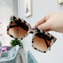 Load image into Gallery viewer, Square Retro Women Sunglasses Brand Designer Female Gradient Sun Glasses Vintage Black Ladies Shades Oculos De Sol