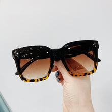 Load image into Gallery viewer, Square Retro Women Sunglasses Brand Designer Female Gradient Sun Glasses Vintage Black Ladies Shades Oculos De Sol