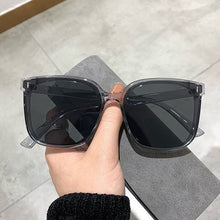 Carica l'immagine nel visualizzatore di Gallery, Square Sunglasses Women Designer  Cat Eye Sun Glasses Female Classic Vintage  Eyewear UV400 Outdoor Oculos De Sol