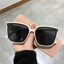 Carica l'immagine nel visualizzatore di Gallery, Square Sunglasses Women Designer  Cat Eye Sun Glasses Female Classic Vintage  Eyewear UV400 Outdoor Oculos De Sol