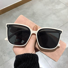 Carica l'immagine nel visualizzatore di Gallery, Square Sunglasses Women Designer  Cat Eye Sun Glasses Female Classic Vintage  Eyewear UV400 Outdoor Oculos De Sol