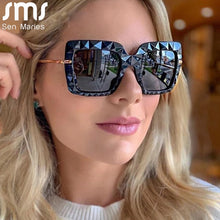 Carica l&#39;immagine nel visualizzatore di Gallery, Square Sunglasses Women Men 2023 Oversized Retro  Brand Designer Sun Glasses Female Male Eyewear Oculos De Sol