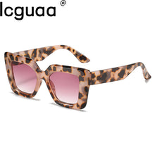 Carica l'immagine nel visualizzatore di Gallery, Square Sunglasses Women Tortoiseshell Small Rectangle Vintage Sun Glasses Female Shade Retro Gradient Lunette De Soleil Femme