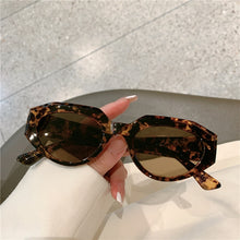 Carica l&#39;immagine nel visualizzatore di Gallery, Square Women&#39;s Sunglasses 2023 Retro Design Shades Sun Glasses Leopard Black White Colour UV400 Glass