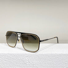 Carica l&#39;immagine nel visualizzatore di Gallery, Square metal frame sunglasses men style gradient brwon lens