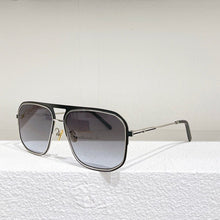 Carica l&#39;immagine nel visualizzatore di Gallery, Square metal frame sunglasses men style gradient brwon lens