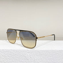 Carica l&#39;immagine nel visualizzatore di Gallery, Square metal frame sunglasses men style gradient brwon lens