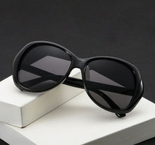 Load image into Gallery viewer, Sunglasses For Woman Eyeglasses Vintage Sun Glasses Spectacles Vintage Oculos Feminino Gradient Sun Glasses Lunette Round Frame