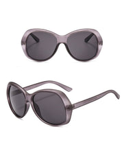 Load image into Gallery viewer, Sunglasses For Woman Eyeglasses Vintage Sun Glasses Spectacles Vintage Oculos Feminino Gradient Sun Glasses Lunette Round Frame