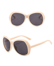 Load image into Gallery viewer, Sunglasses For Woman Eyeglasses Vintage Sun Glasses Spectacles Vintage Oculos Feminino Gradient Sun Glasses Lunette Round Frame