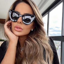 Load image into Gallery viewer, Sunglasses Ladies 2023 Cat Eye Round Gradient Oversized Frame Sunglasses  Designer Glasses UV400 Popular Beach Sunglasses