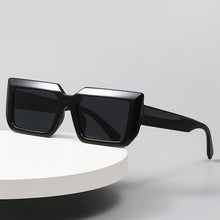 Load image into Gallery viewer, Sunglasses Women Gradient Lens Vintage Party Travel TR90 Ladies Retro Sun Glasses Polarized UV400 Female Eyewear 112