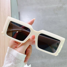 Load image into Gallery viewer, Sunglasses Women Gradient Lens Vintage Party Travel TR90 Ladies Retro Sun Glasses Polarized UV400 Female Eyewear 112