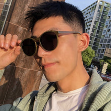 Load image into Gallery viewer, Sunglasses for Men Women,Stylish Retro Round Frame,Jelly Color Beach Vacation Glasses,UV 4000,with Glasses Cloth