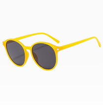 Load image into Gallery viewer, Sunglasses for Men Women,Stylish Retro Round Frame,Jelly Color Beach Vacation Glasses,UV 4000,with Glasses Cloth