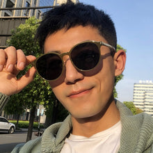 Load image into Gallery viewer, Sunglasses for Men Women,Stylish Retro Round Frame,Jelly Color Beach Vacation Glasses,UV 4000,with Glasses Cloth