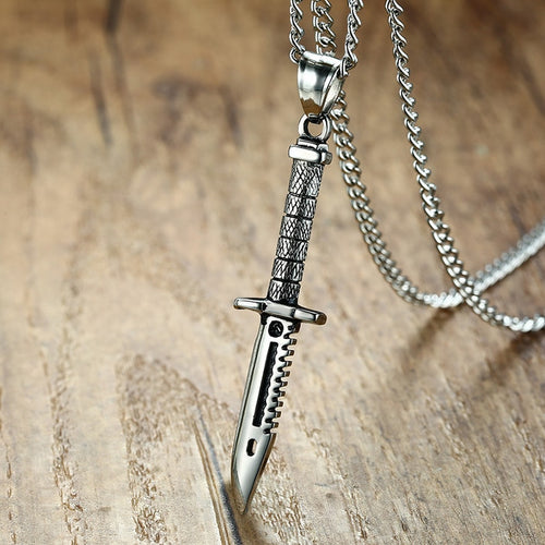 Ciondolo per collana con coltello pugnale spada soprannaturale per uomo Gioielli da bici maschile in acciaio inossidabile 