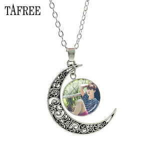 Music Band BTS Moon Pendants Necklaces Souvenir New Creative Men Women Necklace Statement Pendant Badge Jewelry BTS214