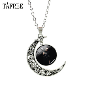 Music Band BTS Moon Pendants Necklaces Souvenir New Creative Men Women Necklace Statement Pendant Badge Jewelry BTS214