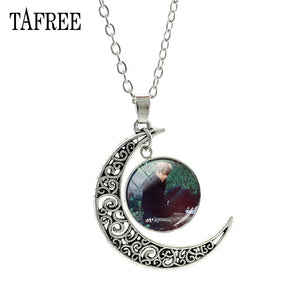 Music Band BTS Moon Pendants Necklaces Souvenir New Creative Men Women Necklace Statement Pendant Badge Jewelry BTS214