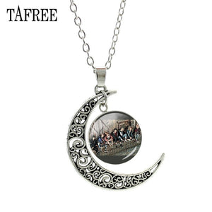 Music Band BTS Moon Pendants Necklaces Souvenir New Creative Men Women Necklace Statement Pendant Badge Jewelry BTS214