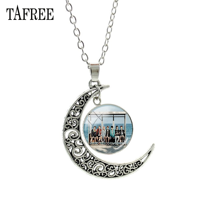 Music Band BTS Moon Pendants Necklaces Souvenir New Creative Men Women Necklace Statement Pendant Badge Jewelry BTS214