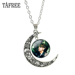 Music Band BTS Moon Pendants Necklaces Souvenir New Creative Men Women Necklace Statement Pendant Badge Jewelry BTS214
