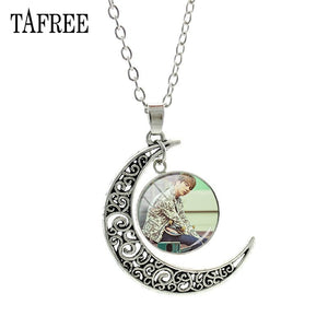 Music Band BTS Moon Pendants Necklaces Souvenir New Creative Men Women Necklace Statement Pendant Badge Jewelry BTS214