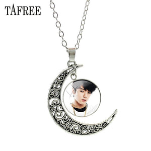 Music Band BTS Moon Pendants Necklaces Souvenir New Creative Men Women Necklace Statement Pendant Badge Jewelry BTS214