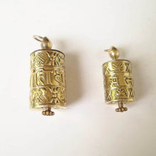 Carica l'immagine nel visualizzatore di Gallery, TGB055 Tibetan Golden Bible Wheel Prayer Box Pendant Tibet Mani Six Words Mantras Babao Amulet lockets