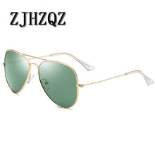 Carica l'immagine nel visualizzatore di Gallery, TR90 Lightweight Gold Green Brown Pink Blue Yellow Glasses Men Women Classic Vintage Retro Polarized Sunglasses Round Eyewear