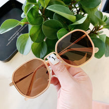 Carica l&#39;immagine nel visualizzatore di Gallery, TR90 boxy high-end sunglasses for women