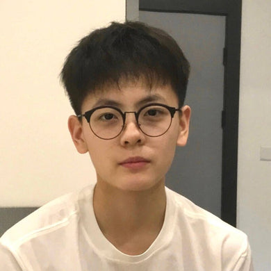 The black frame of the same glasses can be equipped with myopia proof blue light glasses for men and women