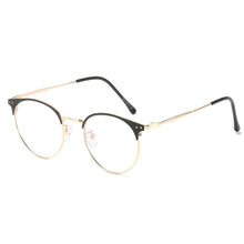 Carica l&#39;immagine nel visualizzatore di Gallery, The black frame of the same glasses can be equipped with myopia proof blue light glasses for men and women