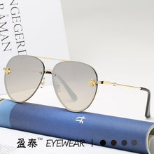 Load image into Gallery viewer, The 2023 bee sunglasses euramerican personality frameless sea toad sunglasses glasses