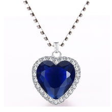 Carica l&#39;immagine nel visualizzatore di Gallery, Titanic Heart of Ocean blue heart love forever pendant Necklace + velvet bag