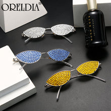 Carica l'immagine nel visualizzatore di Gallery, Top Brand Designer Cat Eye Occhiali da sole da donna Piccoli occhiali da sole sexy con strass di colore Occhiali da donna retrò Oculos De Sol