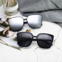 Load image into Gallery viewer, Trendy Cat Eye Sunglasses Female Retro Black Mirror Sunglasses Big Frame Cool Sexy Female Big Frame Sunglasses