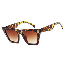 Carica l'immagine nel visualizzatore di Gallery, Trendy Geometric Women‘s Sunglasses Hyperbolic Sapphire Blue Sun Glasses Cat Eye Internet Celebrity Same Eyewear