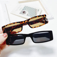 Carica l'immagine nel visualizzatore di Gallery, Occhiali da sole rettangolari piccoli alla moda da donna 2022 Steampunk anni '90 Occhiali da sole UV400 Occhiali da sole gotici da spiaggia Cat Eye Hip Hop Eyewear 