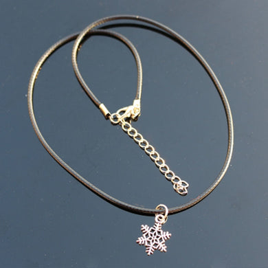 Trendy Snowflake Pendant Necklaces Imitation Leather Rope Chain For Women Men Fashion Jewelry Collares Flower Christmas Bijoux