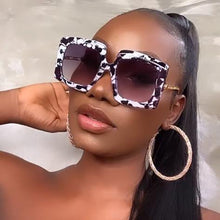 Carica l'immagine nel visualizzatore di Gallery, Trendy Square Sunglasses For Women 2023 Polygon Gradient Female Sun Glasses UV400 Vintage Goggle Oculos Feminino