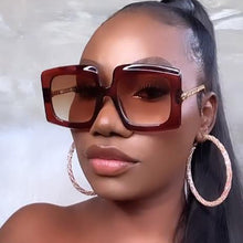 Carica l'immagine nel visualizzatore di Gallery, Trendy Square Sunglasses For Women 2023 Polygon Gradient Female Sun Glasses UV400 Vintage Goggle Oculos Feminino