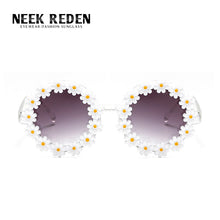 Load image into Gallery viewer, Trendy Sunglasses Women's Round Flower Outdoor Personality Sunnglases Ladies Party Eyewear Visor Korean Style Sunglasess