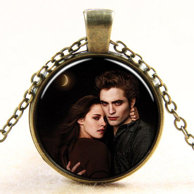 Twilight Saga Nuovo pendente per collana cabochon in vetro con gemma del tempo placcata in argento Y035 
