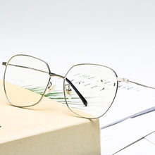 Load image into Gallery viewer, VEITHDIA Glasses Computer Goggles Women Optical Spectacles Ladies Anti Fatigue Radiation-resistant Eyeglasses 8001