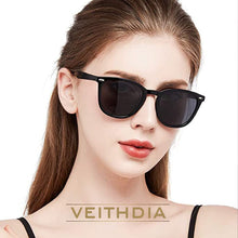 Carica l&#39;immagine nel visualizzatore di Gallery, VEITHDIA Polarized Sunglasses UV400 Photochromic Men Women Fishing Camping Hiking Driving Sports Eyewear For Male/Female