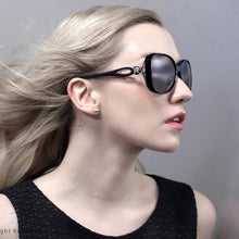 Carica l&#39;immagine nel visualizzatore di Gallery, VEITHDIA Retro TR90 Sun glasses Polarized  Ladies Brand Designer Women Sunglasses Eyewear oculos de sol feminino 7022